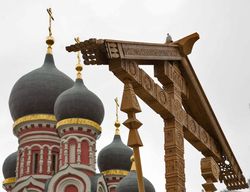 Фото С. Сушкин, Настоятель московского подворья Соловецкого монастыря считает, что вместо мемориального камня на Лубянке следует установить поклонный крест