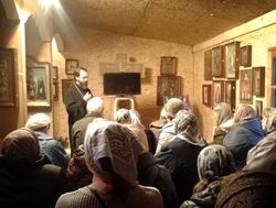 Клирик Соловецкой обители прочитал лекцию по истории Соловецкого монастыря
