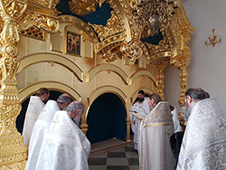 В Великую субботу на Соловках освятили сень для мощей преподобных основателей обители