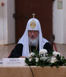 Святейший Патриарх Кирилл провел рабочую встречу по вопросам восстановления Соловецкого монастыря