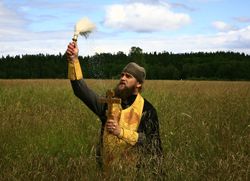 Фото Валерий Гречихин, Перед началом сенокоса на Соловках был освящен луг в Исааково