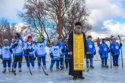 Фото В. Гречихин, На Соловках освятили хоккейный корт