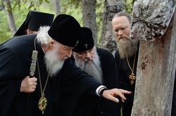 Фото О. Варов, Святейший Патриарх Кирилл посетил скиты Соловецкого монастыря на острове Анзер
